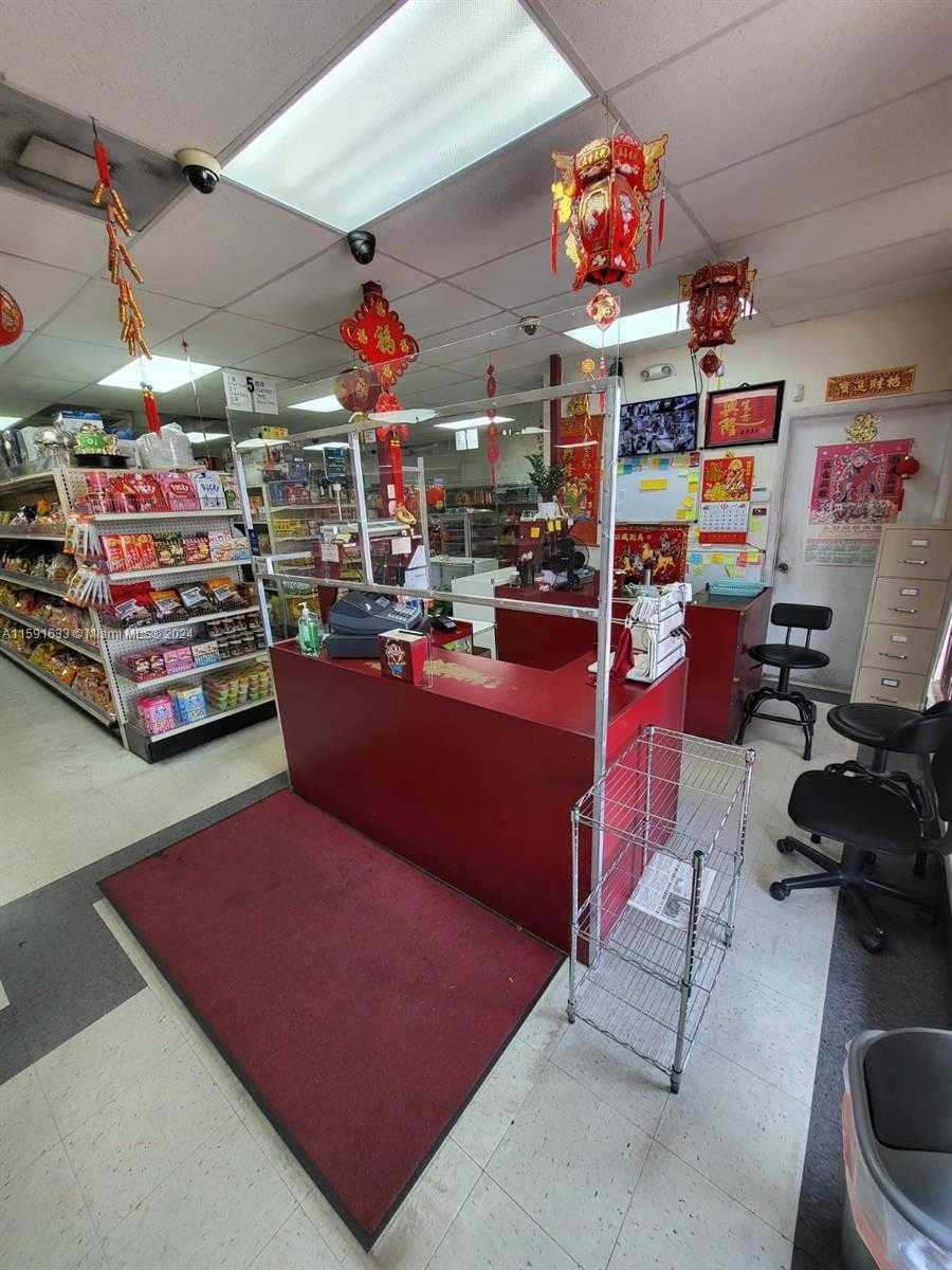 72nd St, Miami, Personal/Consumer Service,  for sale, One Stop Realty - Miami